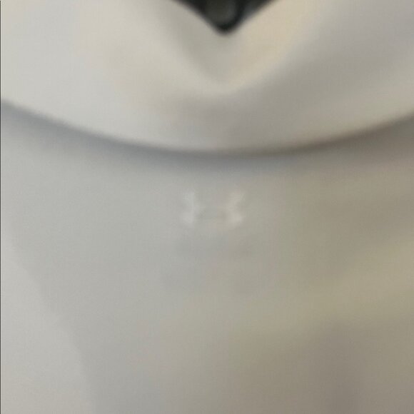 ⛳️🤍🆕 Under Armour White Sleeveless Golf Tank Top – Size Small (NWT) 🆕🤍⛳️ - Picture 3 of 6